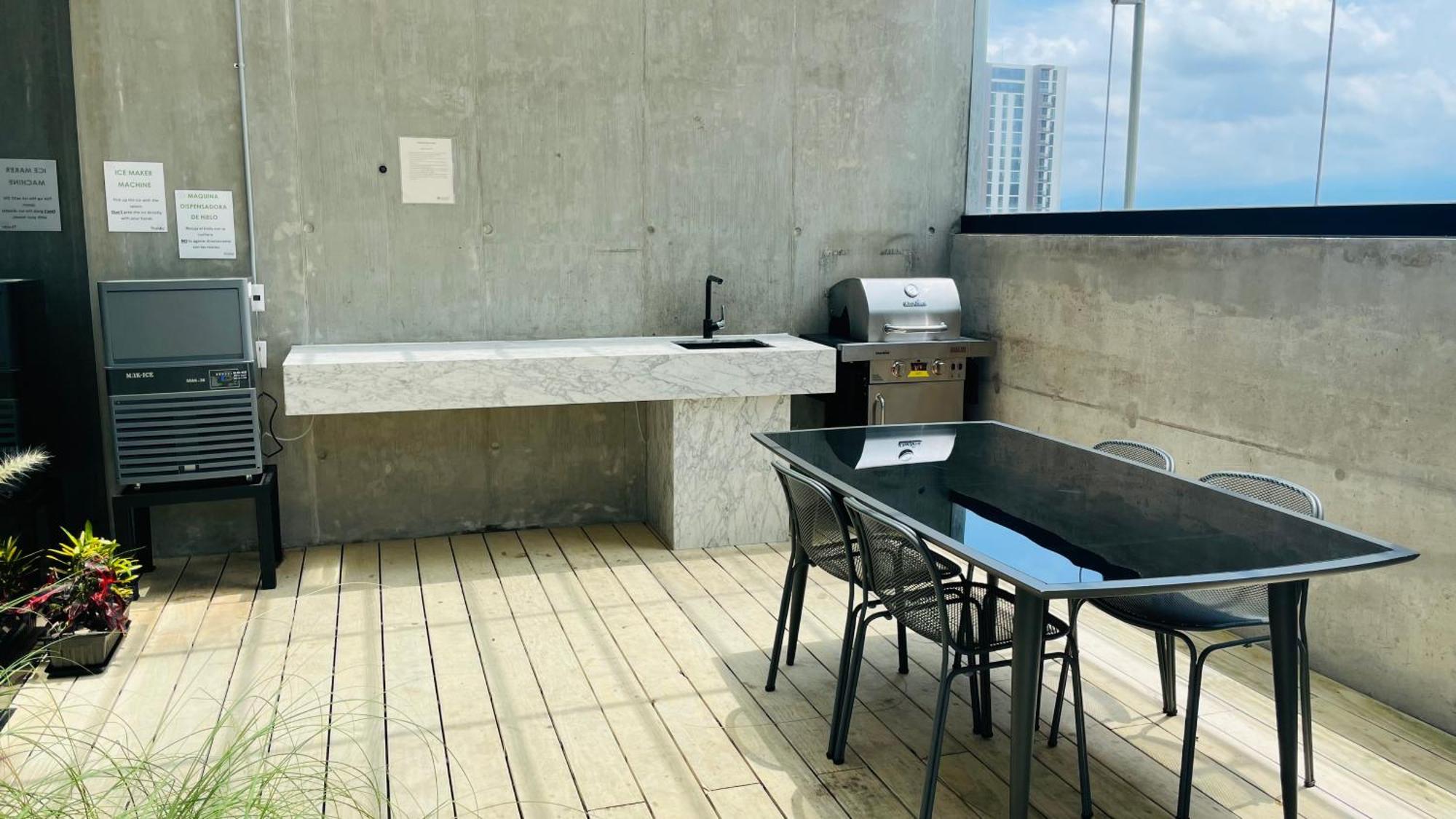 Cozy Apartment With Terrace, Sj Cosmopolitan Tower #402 San José Esterno foto